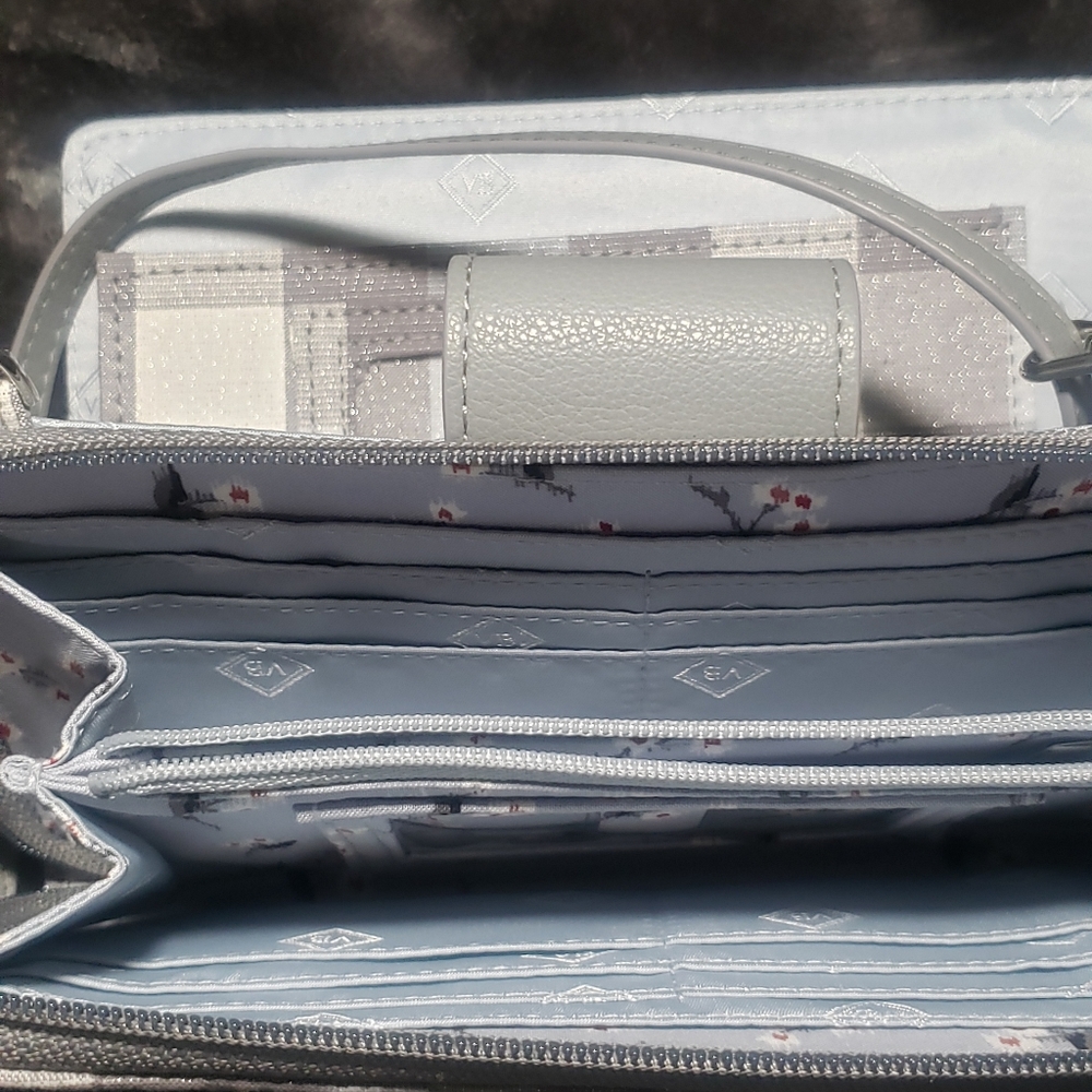 Vera Bradley crossbody - Picture 1 of 6